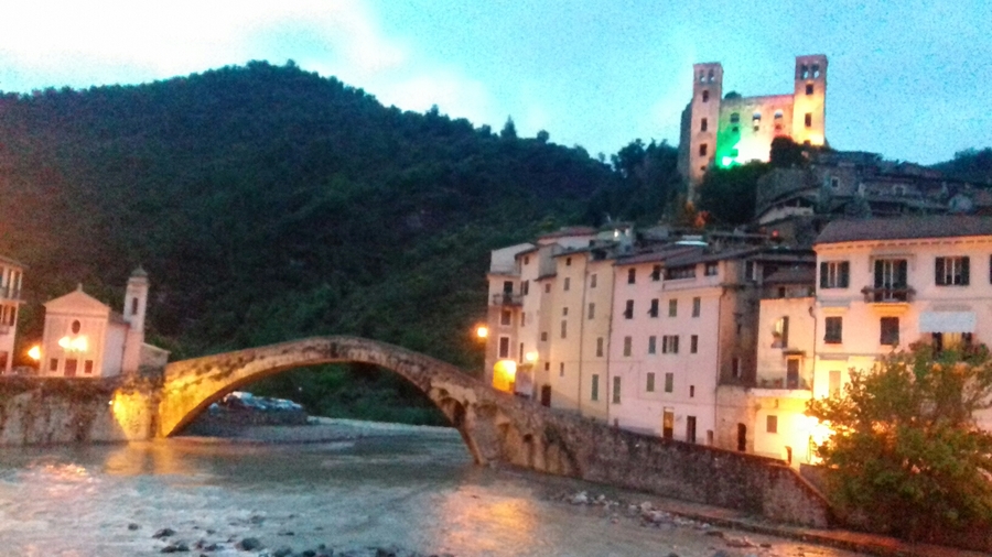 Dolceacqua - Ponte vecchio, veduta